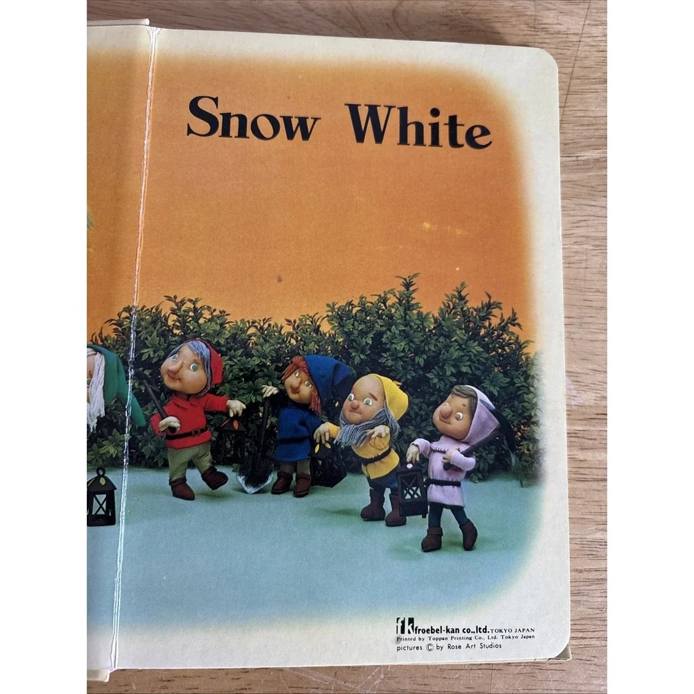Vintage My Tiny 3-D‎ Book -  Snow White - Playmore Inc Publishers